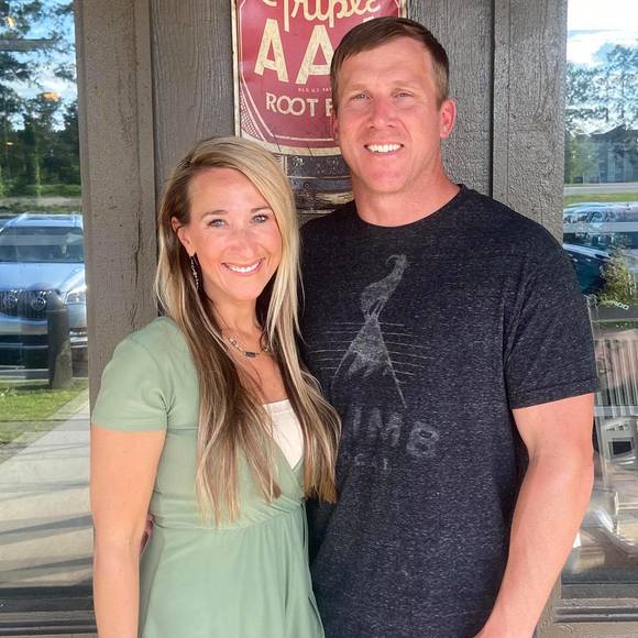 Meet your Posher, Laura - Picture 1 of 1